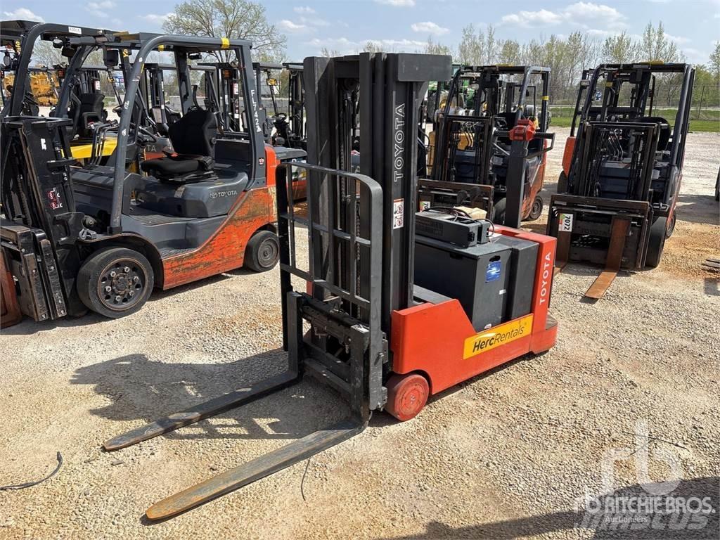 Toyota 6BWC15 中古パレットラック