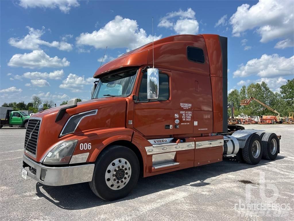 Volvo VNL 中古トラクターヘッド | トレーラーヘッド