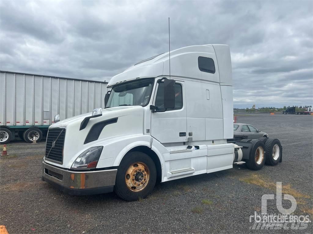 Volvo VNL 中古トラクターヘッド | トレーラーヘッド