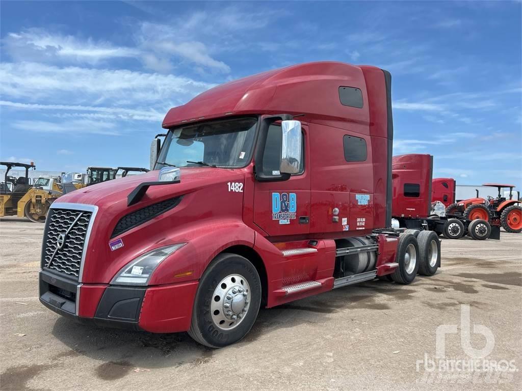 Volvo VNL 中古トラクターヘッド | トレーラーヘッド