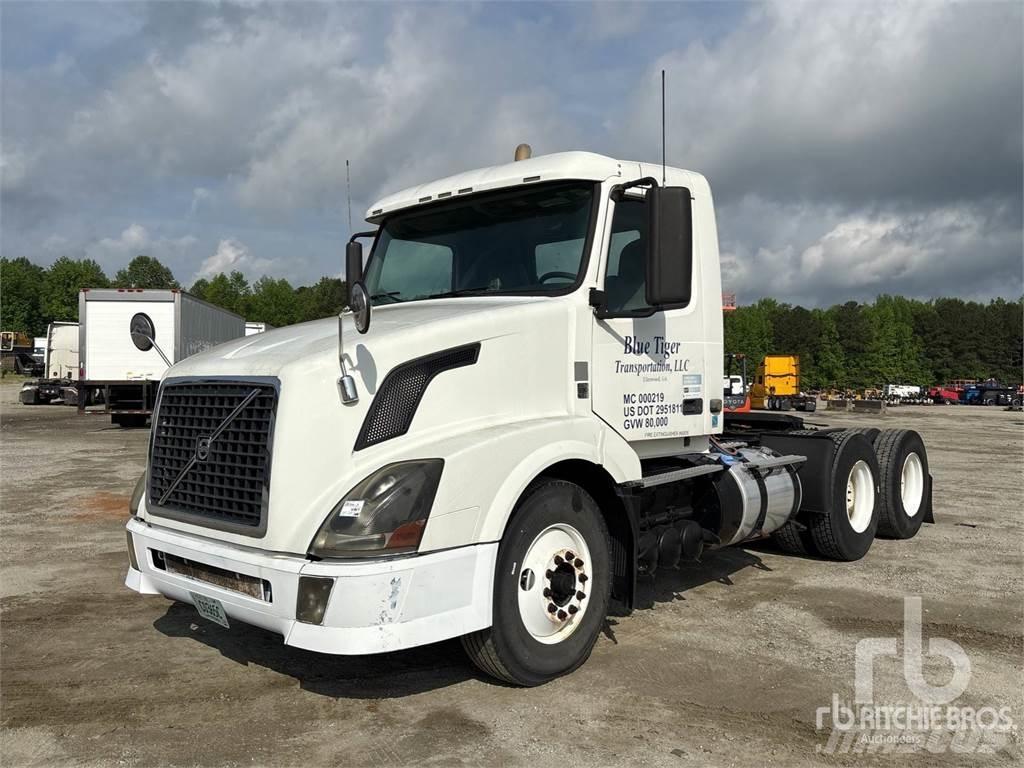 Volvo VNL 中古トラクターヘッド | トレーラーヘッド