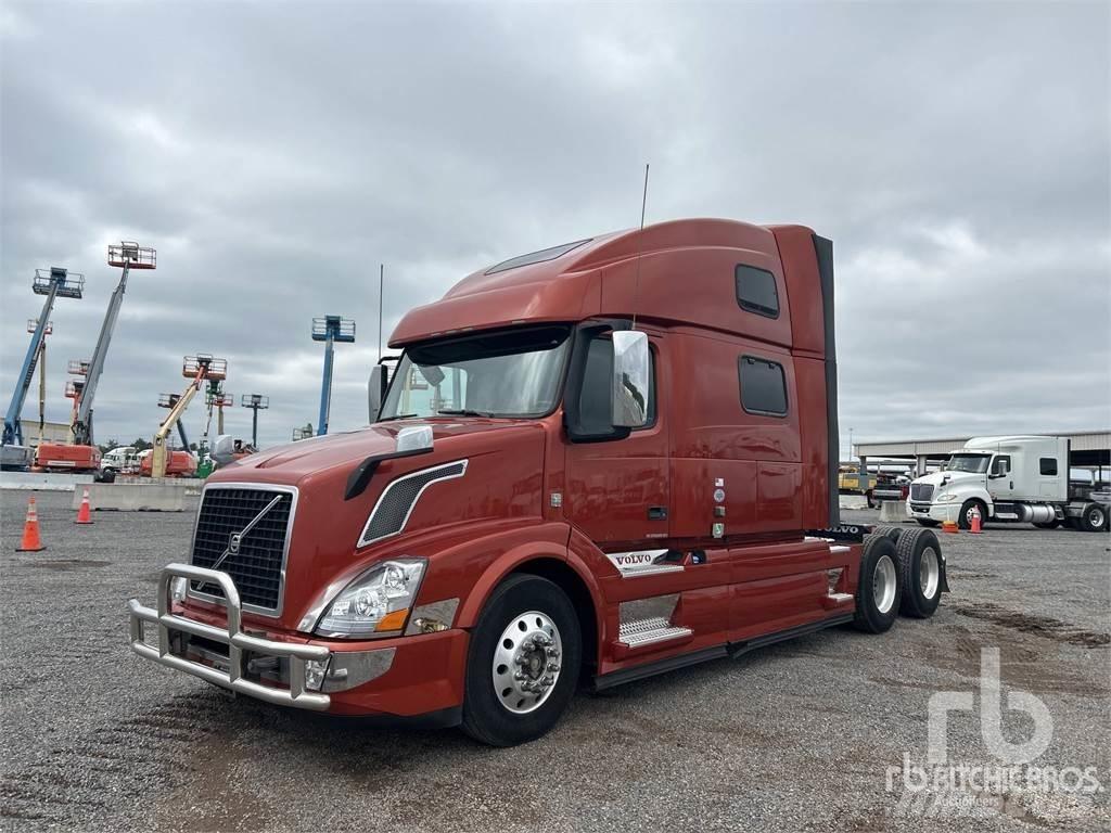 Volvo VNL 中古トラクターヘッド | トレーラーヘッド