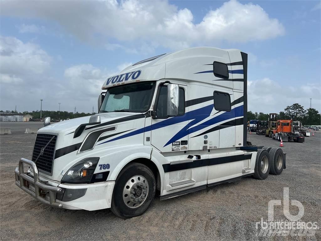 Volvo VNL 中古トラクターヘッド | トレーラーヘッド