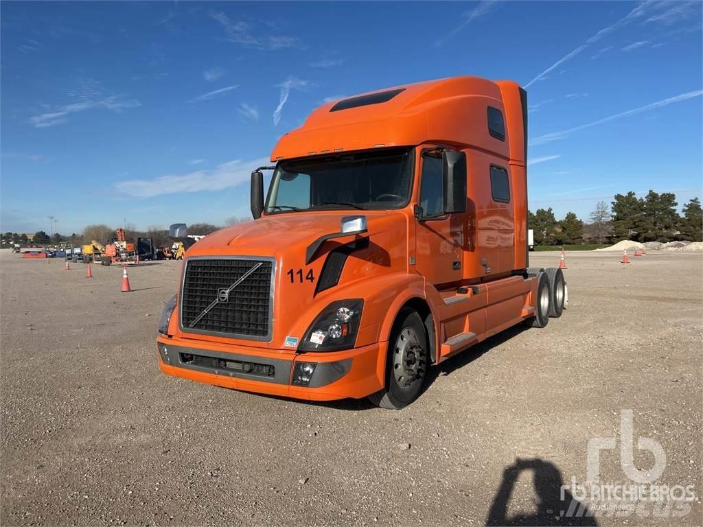Volvo VNL 中古トラクターヘッド | トレーラーヘッド