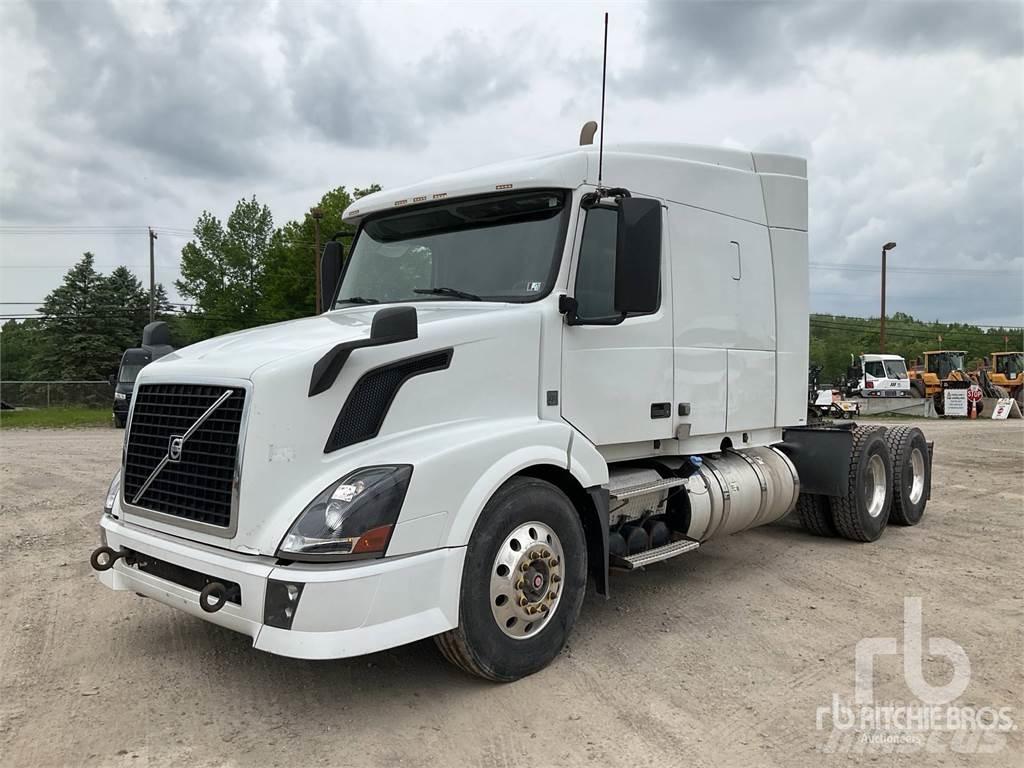 Volvo VNL 中古トラクターヘッド | トレーラーヘッド