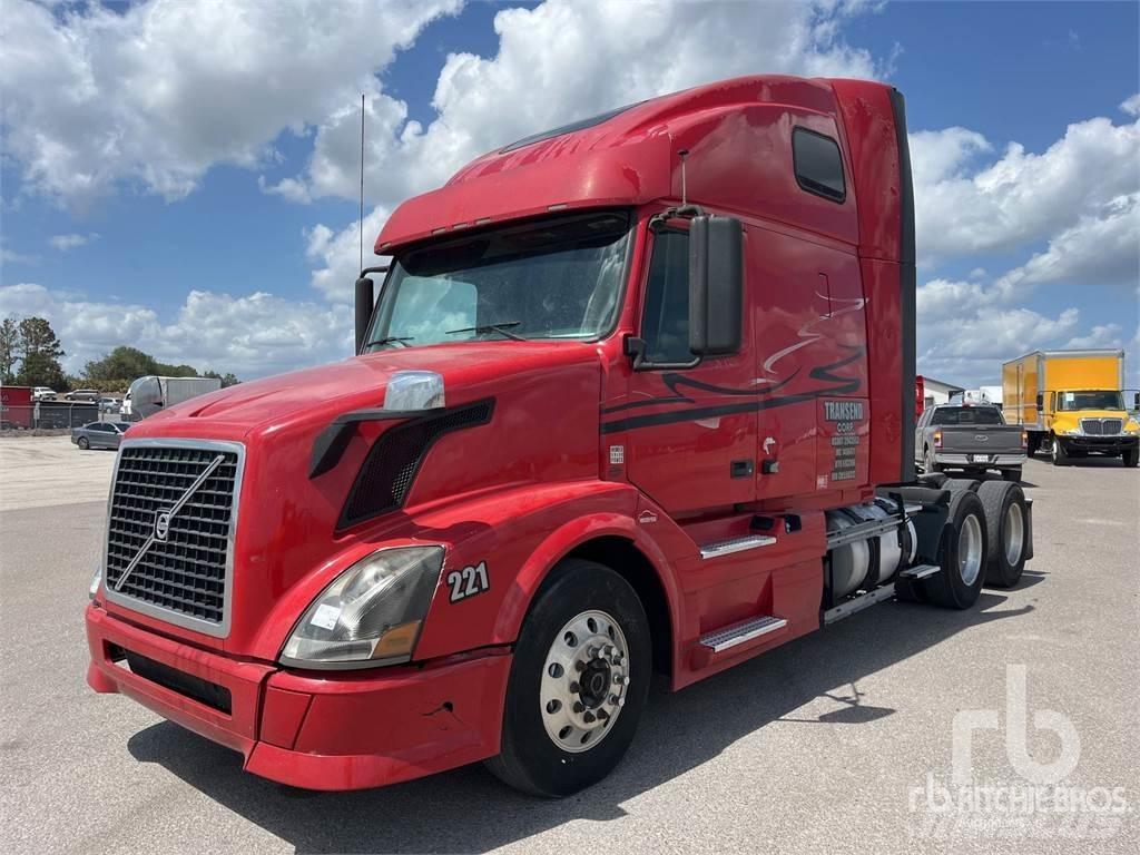 Volvo VNL670 中古トラクターヘッド | トレーラーヘッド