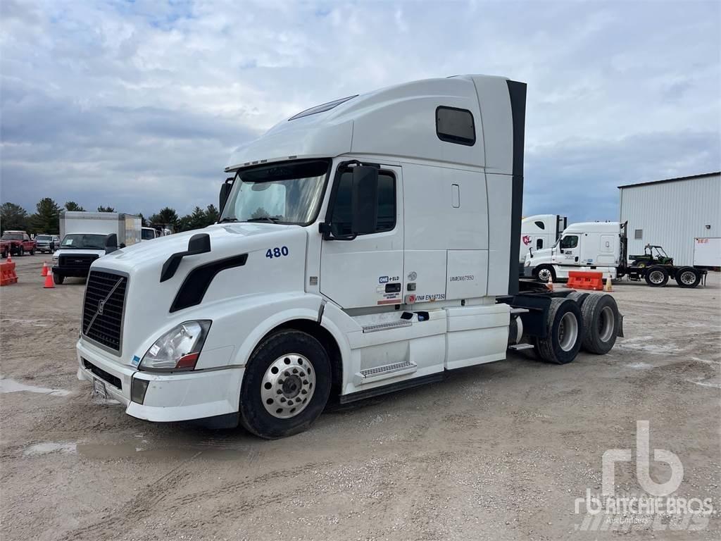 Volvo VNL670 中古トラクターヘッド | トレーラーヘッド