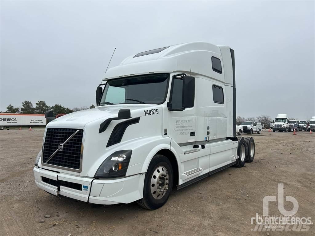 Volvo VNL670 中古トラクターヘッド | トレーラーヘッド