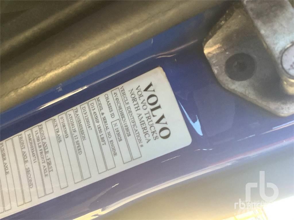 Volvo VNL760 中古トラクターヘッド | トレーラーヘッド