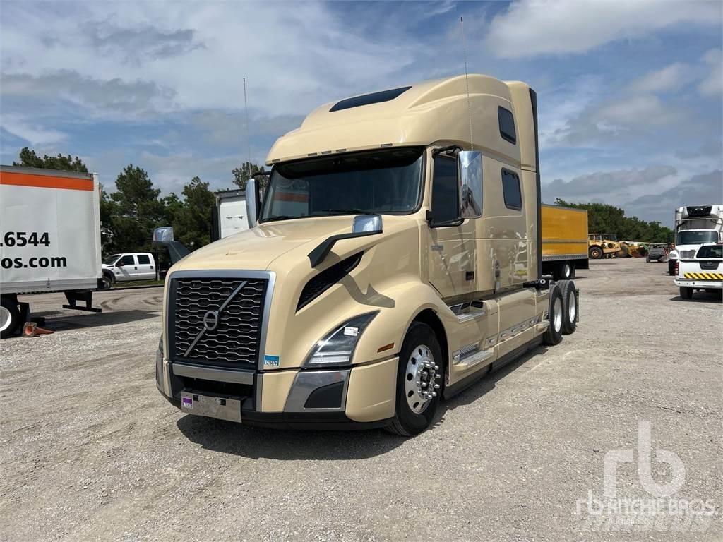 Volvo VNL860 中古トラクターヘッド | トレーラーヘッド