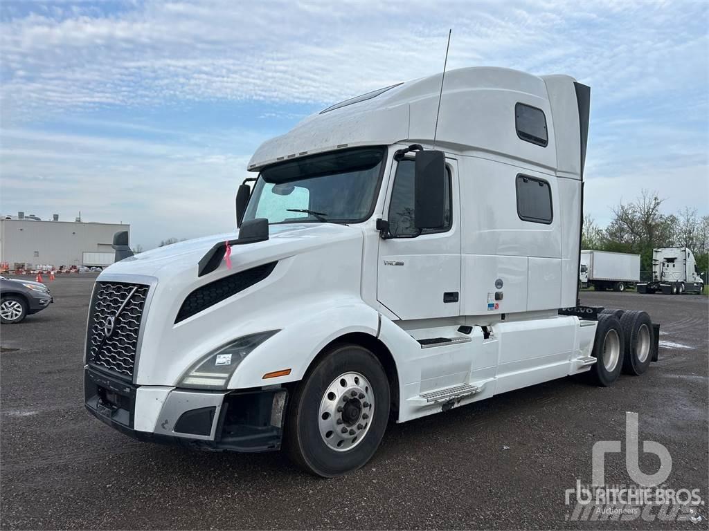 Volvo VNL860 中古トラクターヘッド | トレーラーヘッド