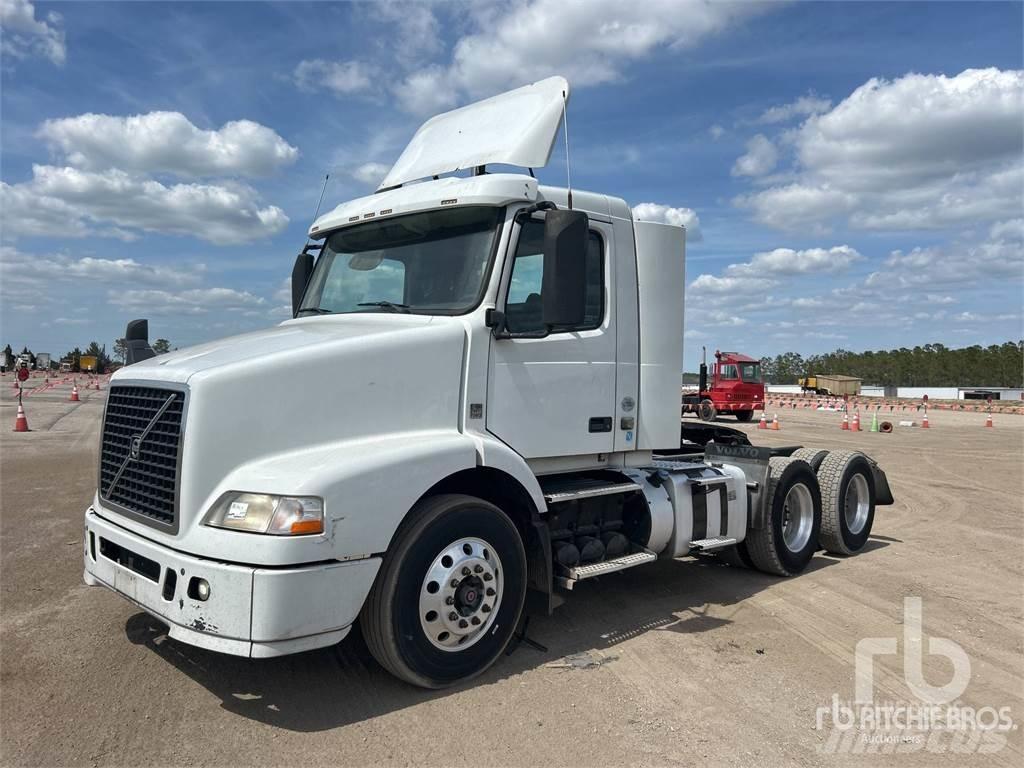 Volvo VNM200 中古トラクターヘッド | トレーラーヘッド