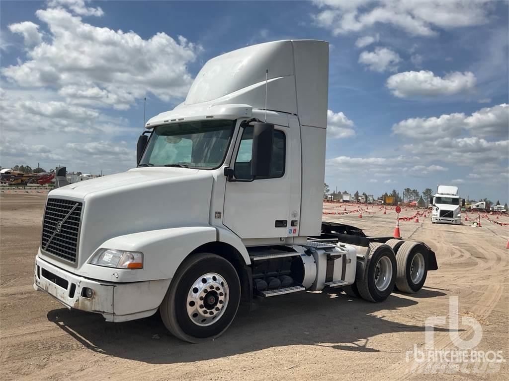 Volvo VNM200 中古トラクターヘッド | トレーラーヘッド
