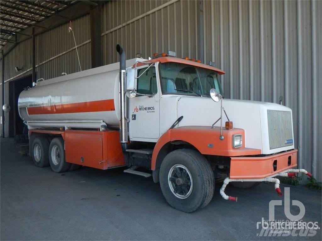 Volvo WG64 給水車