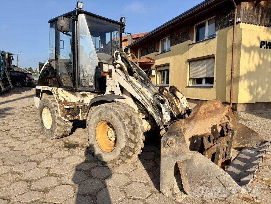 CAT 906 ホイールローダー・タイヤショベル