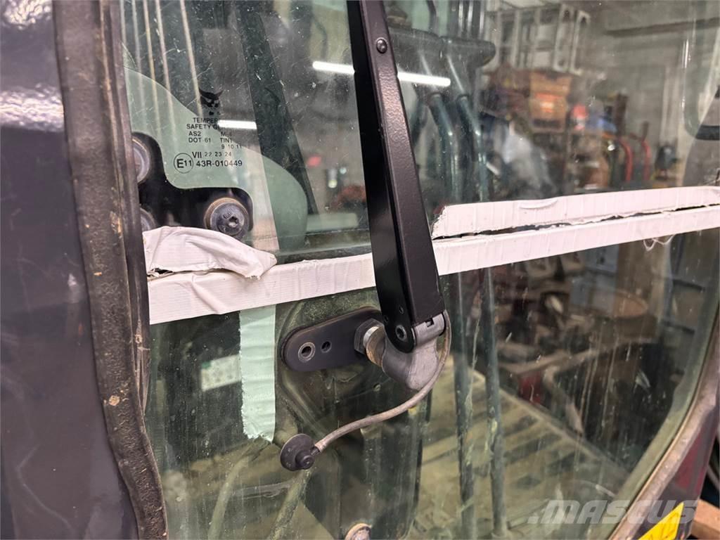 Bobcat E35I 大型油圧ショベル12t以上（パワーショベル・ユンボ）