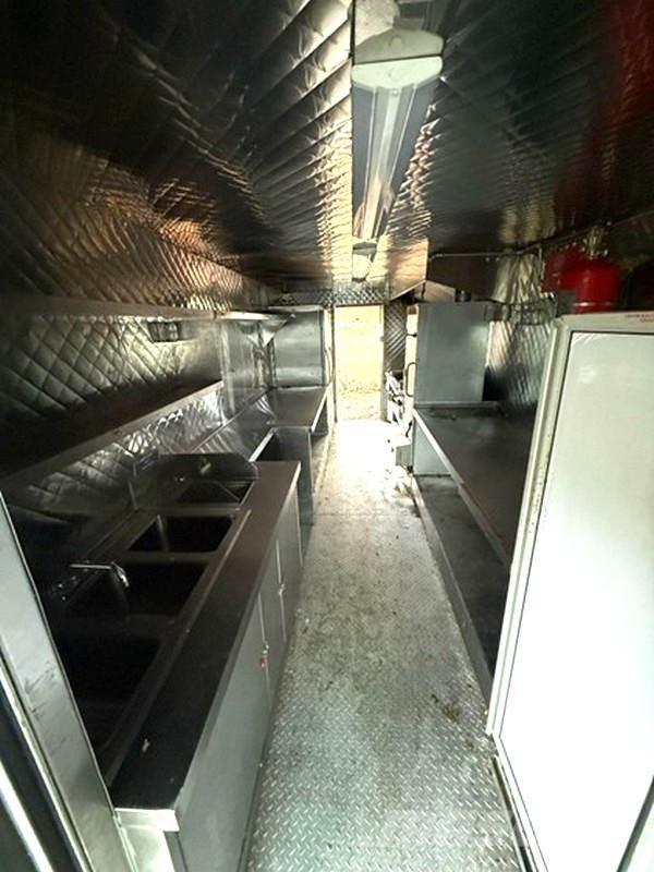 Ford E-350 ボックスボディー、ウイング、箱車