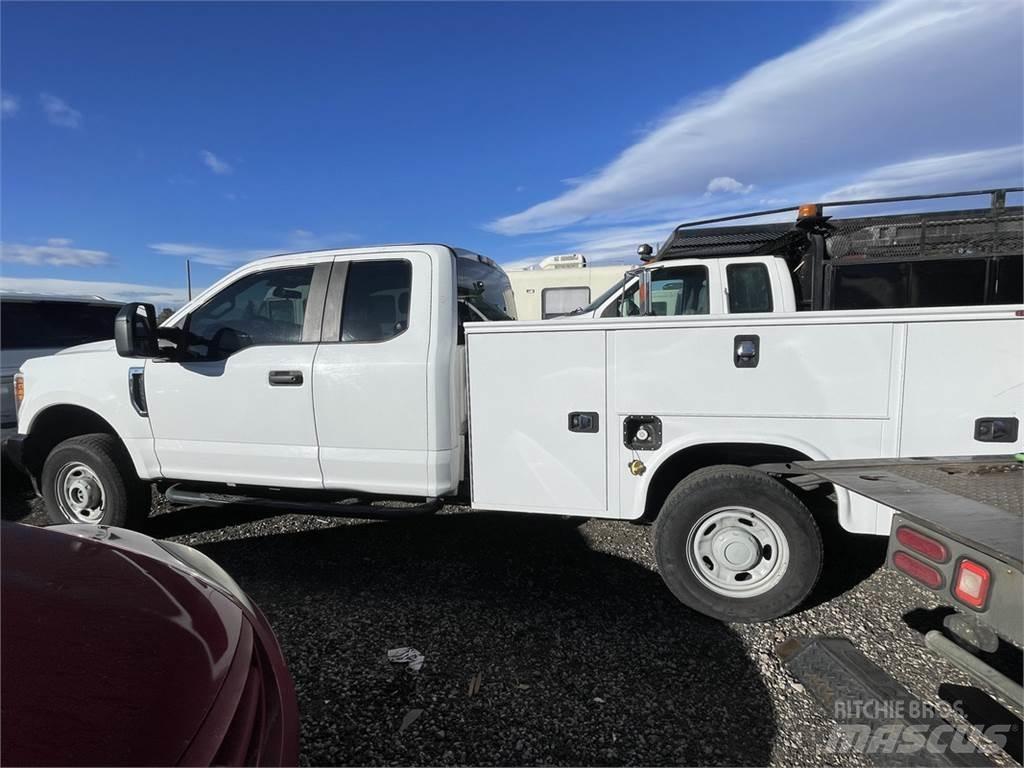Ford F250 レッカー車