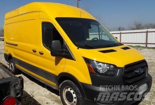 Ford Transit 250 その他トラック