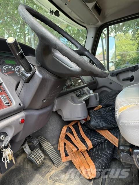 Freightliner M2 ボックスボディー、ウイング、箱車