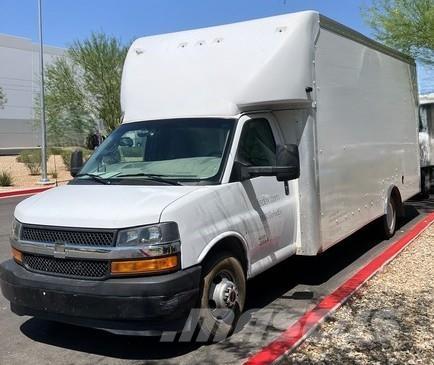 GMC Savana 4500 ボックスボディー、ウイング、箱車