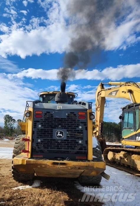 John Deere 824K ホイールローダー・タイヤショベル