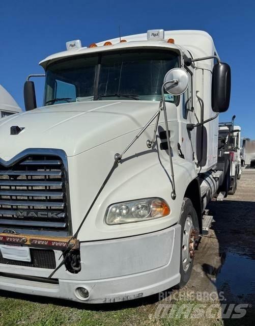 Mack CXU613 中古トラクターヘッド | トレーラーヘッド