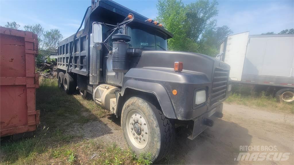 Mack RD6885 ダンプ