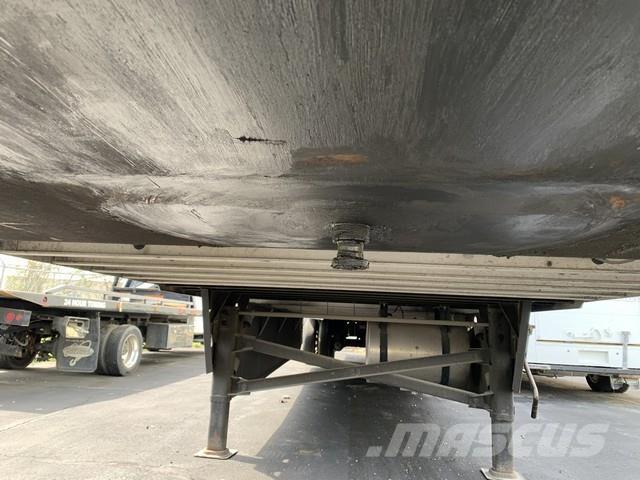 Utility VS2RA 車両運搬用トレーラー