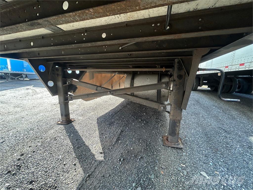 Utility VS2RA 車両運搬用トレーラー