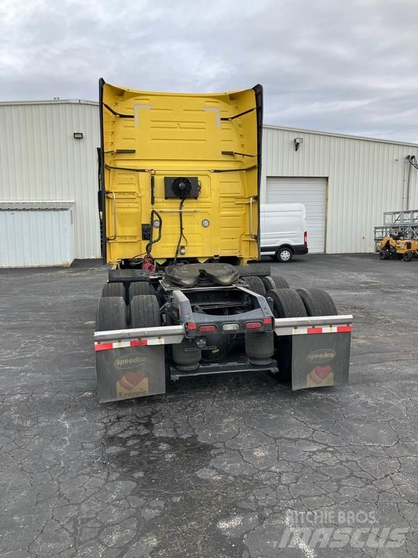 Volvo VNL760 中古トラクターヘッド | トレーラーヘッド