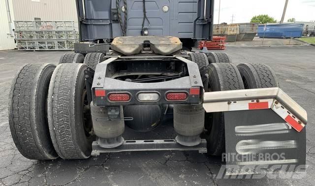 Volvo VNL760 中古トラクターヘッド | トレーラーヘッド