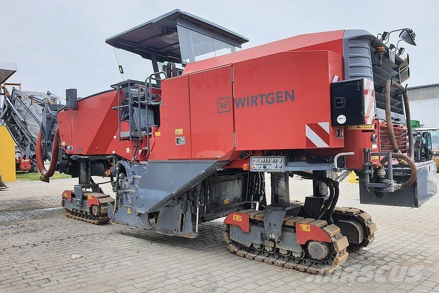 Wirtgen W 220 アスファルトコールドミリングマシーン