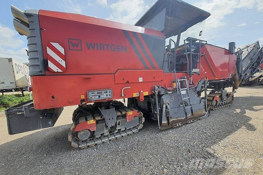 Wirtgen W 220 アスファルトコールドミリングマシーン