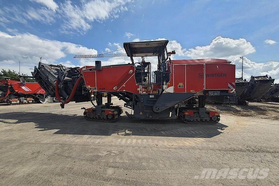 Wirtgen W 220 アスファルトコールドミリングマシーン