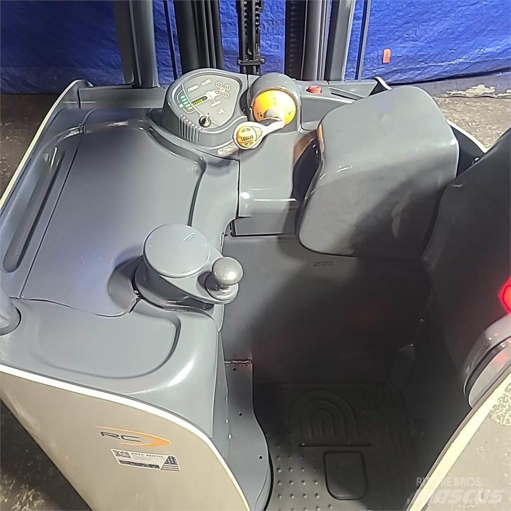 Crown RC5530-30 バッテリーフォークリフト