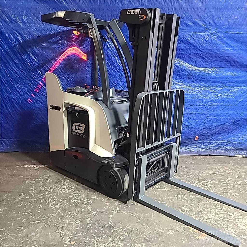 Crown RC5530-30 バッテリーフォークリフト