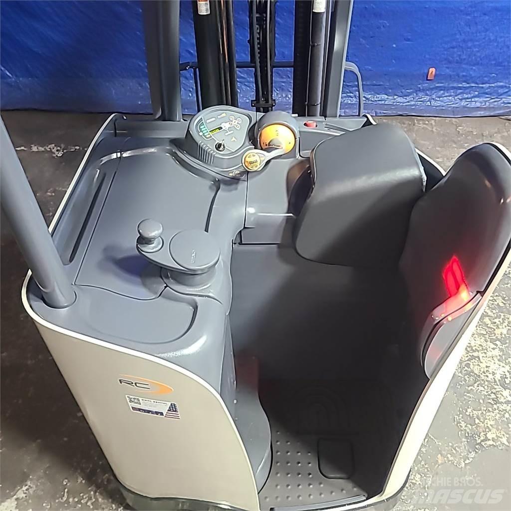 Crown RC5530-30 バッテリーフォークリフト