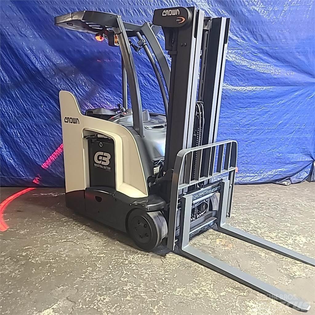Crown RC5530-30 バッテリーフォークリフト