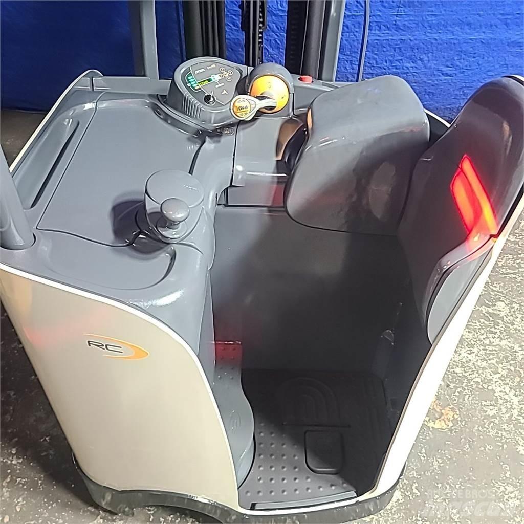Crown RC5530-30 バッテリーフォークリフト