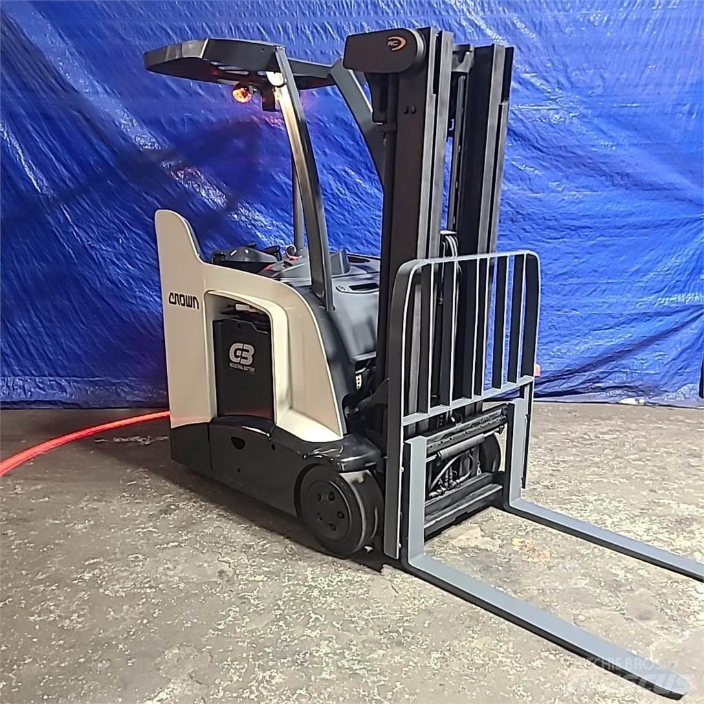 Crown RC5530-30 バッテリーフォークリフト