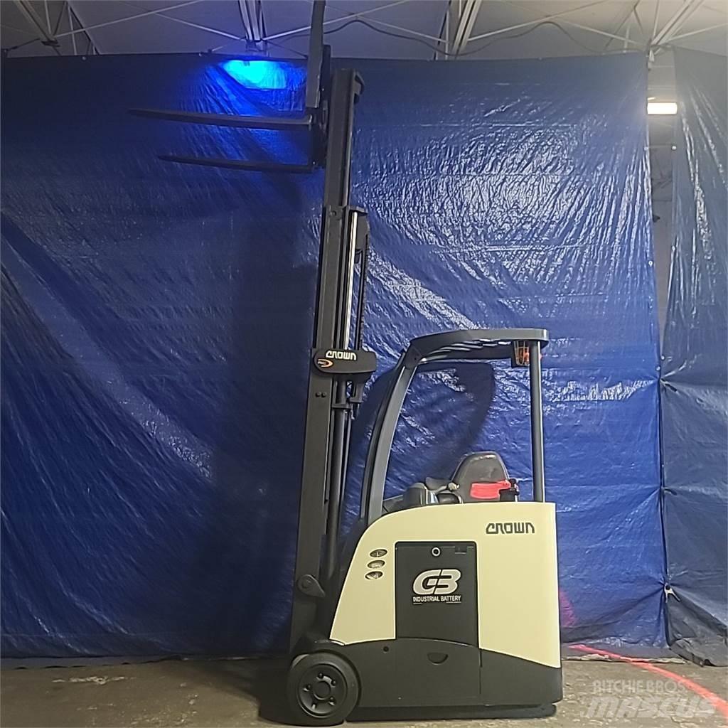Crown RC5530-30 バッテリーフォークリフト