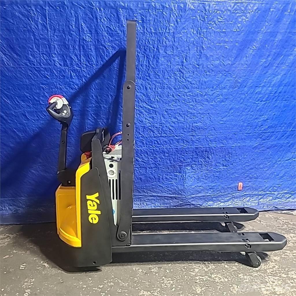 Yale MPB045VG ハンドパレットトラック