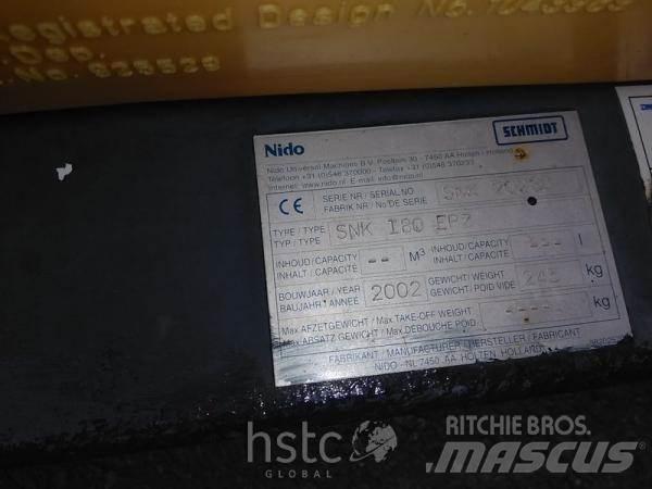 Schmidt NIDO SNK 180 EPZ スノーブレードとプラウ