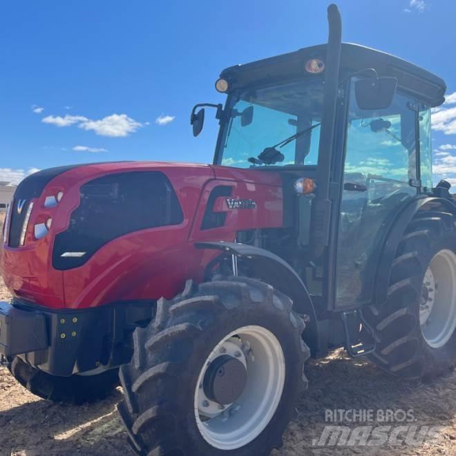 Valtra F105S トラクター