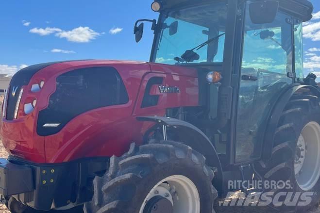 Valtra F105S トラクター