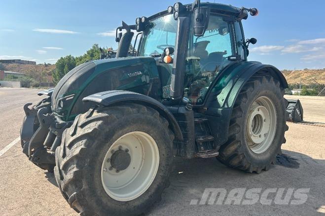 Valtra N154 E トラクター