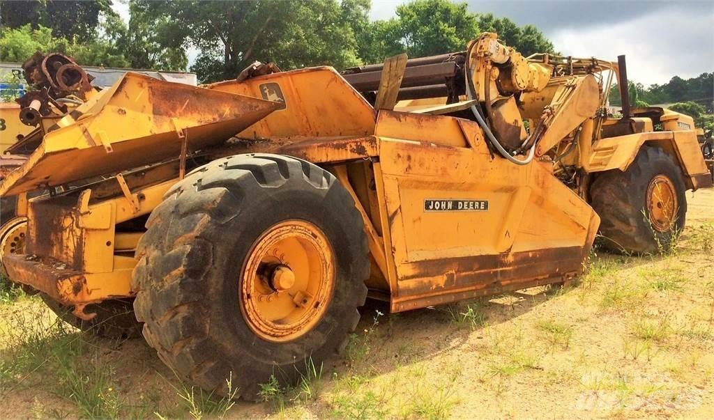 John Deere 762 スクレイパー