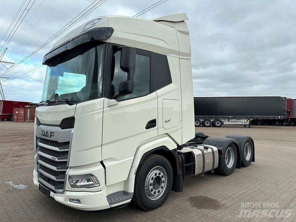 DAF XF 530 6x2 中古トラクターヘッド | トレーラーヘッド