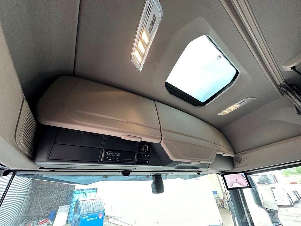 DAF XF 530 6x2 中古トラクターヘッド | トレーラーヘッド